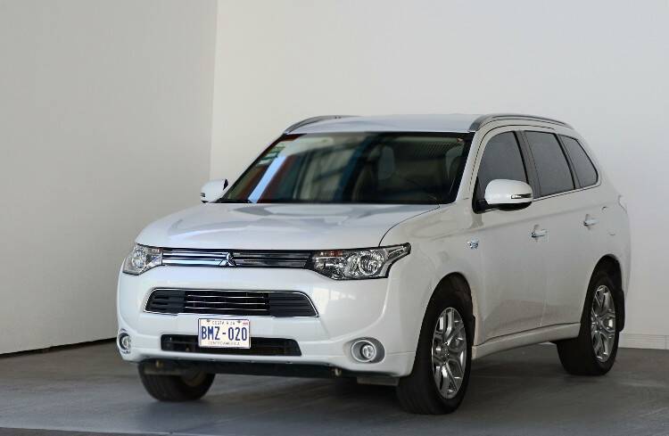 MITSUBISHI OUTLANDER 2017